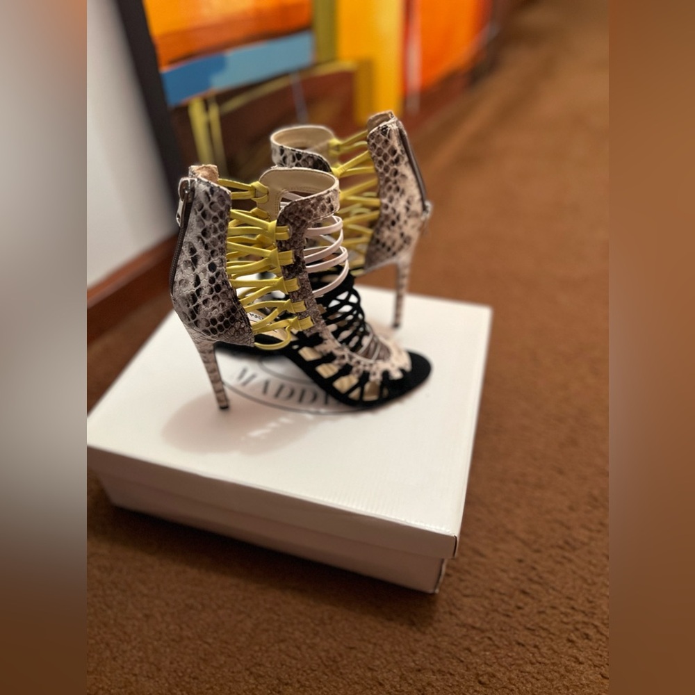 Steve Madden - Picture 2 of 6